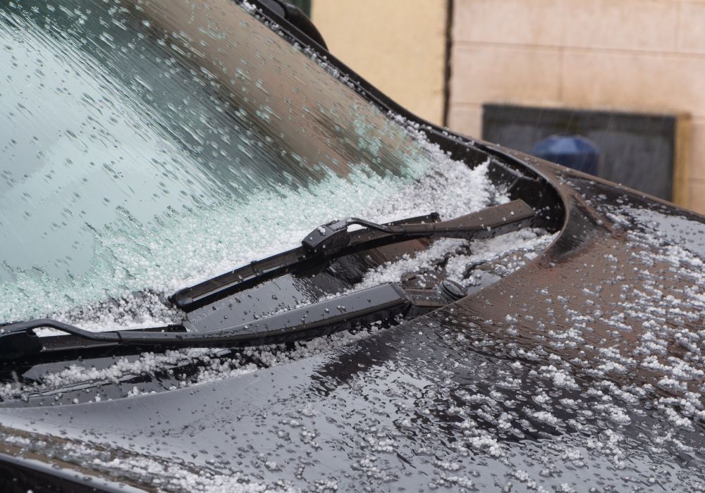 Grandine e maltempo: come proteggere l’auto dagli eventi estremi
